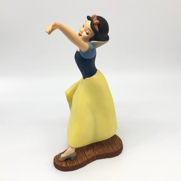 Disney Snow White THE FAIREST ONE OF ALL Figurine - Picture 2 of 6
